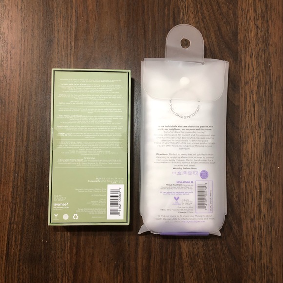 Daily Concepts Jade Roller & Headband Bundle - Picture 2 of 9